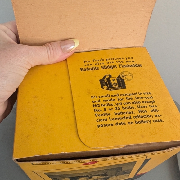 Kodak Brownie Hawkeye Black Camera - Picture 9 of 13